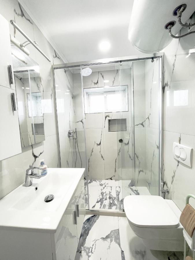 Peace Apartments Дуррес Экстерьер фото